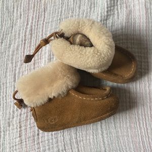 Baby uggs 2/3